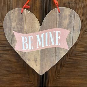 ♥️🆕♥️ Valentine’s Day Hanging Love Sign Be Mine Wall Decor